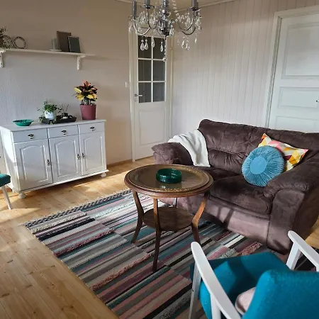 Romslig Naer Sjoen, Mulighet For Bat * Tingvoll